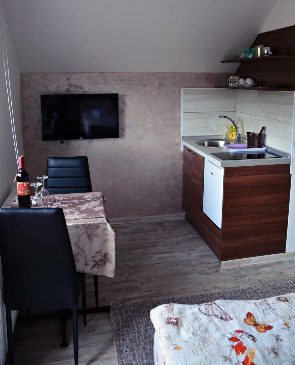 Apartmani Nikolic วิเชกราด ภายนอก รูปภาพ