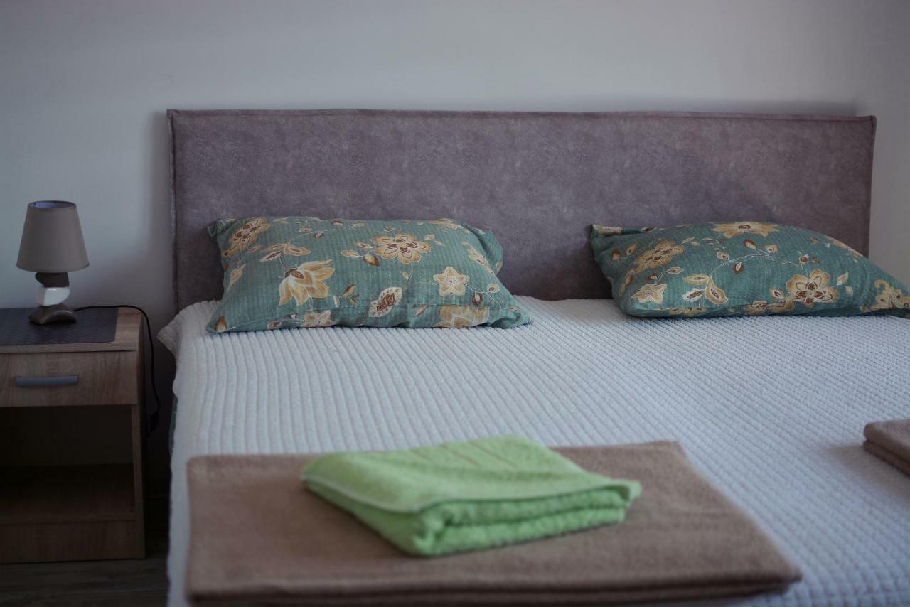Apartmani Nikolic วิเชกราด ภายนอก รูปภาพ