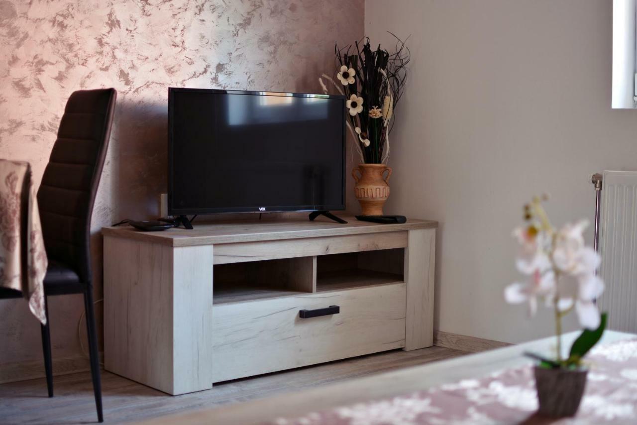 Apartmani Nikolic วิเชกราด ภายนอก รูปภาพ