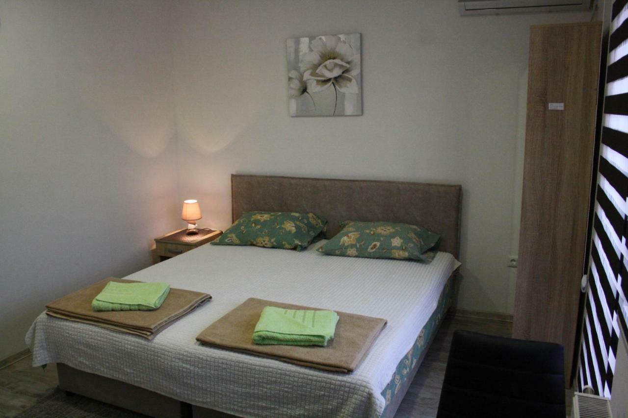 Apartmani Nikolic วิเชกราด ภายนอก รูปภาพ