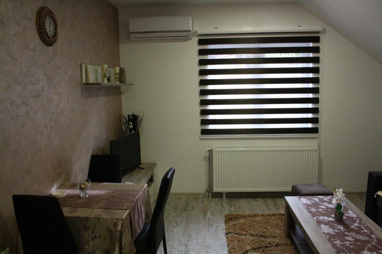 Apartmani Nikolic วิเชกราด ภายนอก รูปภาพ